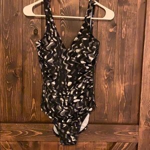 NWT Miraclesuit Kirkland Signature